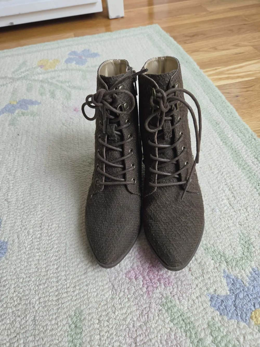 JOYFOLIE Eliza Boot in Brown size 2 Youth